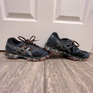 ASICS GT-2000 running shoes